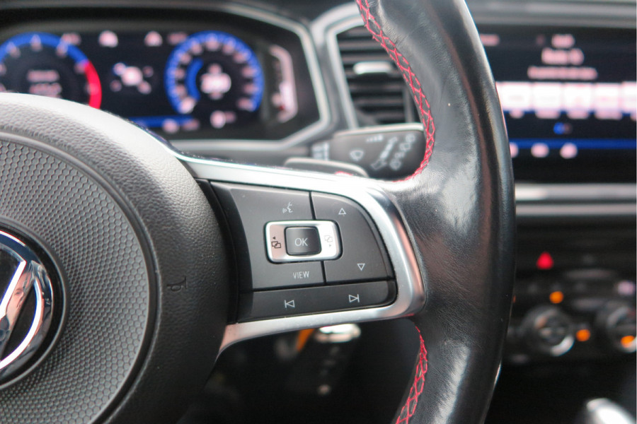 Volkswagen T-Roc 1.5 TSI 150pk DSGSport Camera , Virtual Cockpit , Navi , Led , Carplay, DAB+ ,PDC, LMV, Electr. bedienbare achterklep, Schakelflippers aan stuurwiel etc..