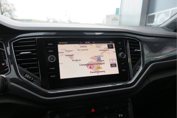 Volkswagen T-Roc 1.5 TSI 150pk DSGSport Camera , Virtual Cockpit , Navi , Led , Carplay, DAB+ ,PDC, LMV, Electr. bedienbare achterklep, Schakelflippers aan stuurwiel etc..