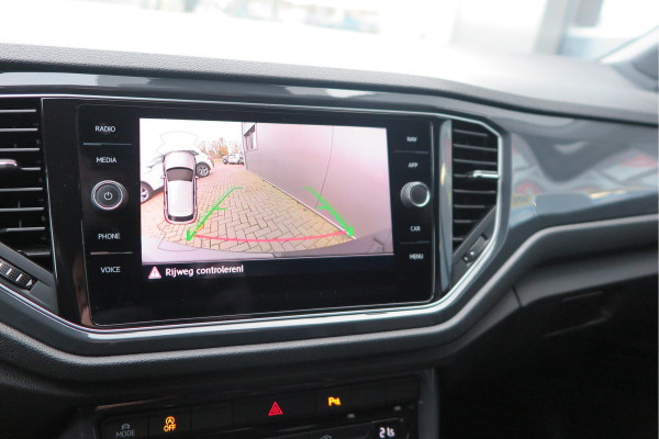 Volkswagen T-Roc 1.5 TSI 150pk DSGSport Camera , Virtual Cockpit , Navi , Led , Carplay, DAB+ ,PDC, LMV, Electr. bedienbare achterklep, Schakelflippers aan stuurwiel etc..