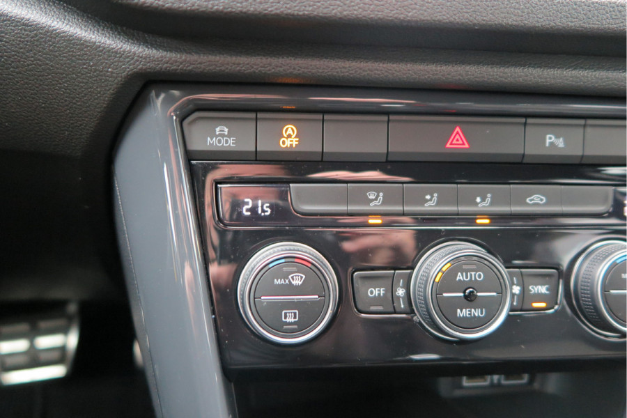 Volkswagen T-Roc 1.5 TSI 150pk DSGSport Camera , Virtual Cockpit , Navi , Led , Carplay, DAB+ ,PDC, LMV, Electr. bedienbare achterklep, Schakelflippers aan stuurwiel etc..