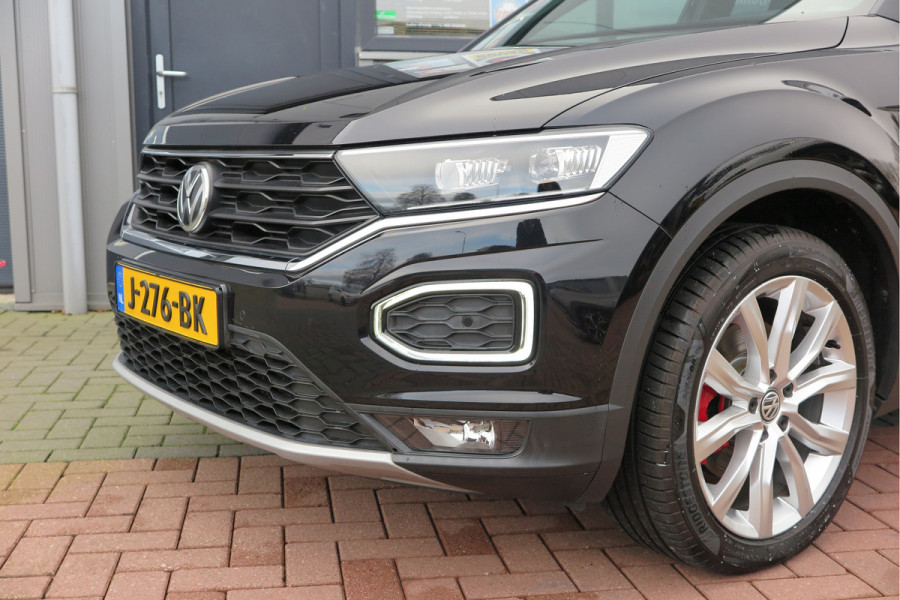 Volkswagen T-Roc 1.5 TSI 150pk DSGSport Camera , Virtual Cockpit , Navi , Led , Carplay, DAB+ ,PDC, LMV, Electr. bedienbare achterklep, Schakelflippers aan stuurwiel etc..