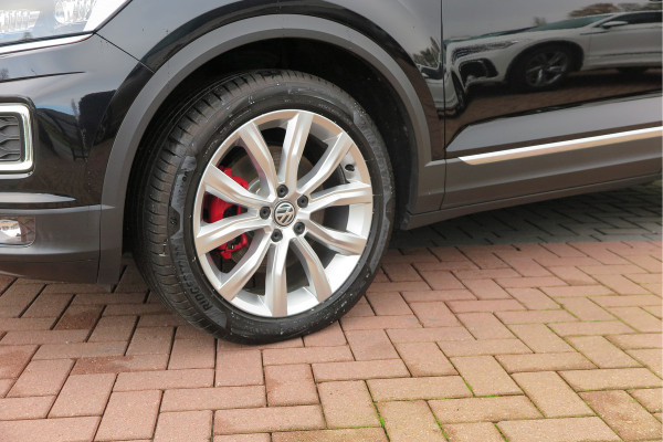 Volkswagen T-Roc 1.5 TSI 150pk DSGSport Camera , Virtual Cockpit , Navi , Led , Carplay, DAB+ ,PDC, LMV, Electr. bedienbare achterklep, Schakelflippers aan stuurwiel etc..