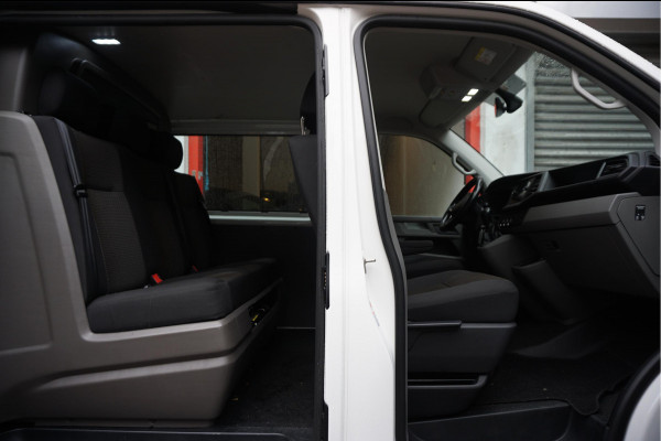 Volkswagen Transporter 2.0 TDI L2H1 30 DC | Aut7 | Eur6 | NAVI | Apple Carplay | Trekhaak | Airco | Cruise | Dubbele cabine