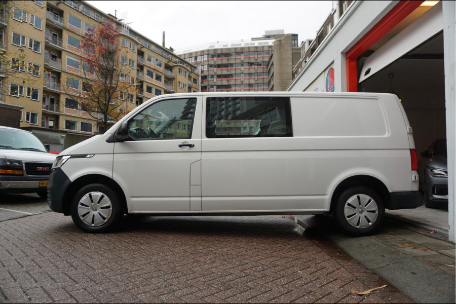 Volkswagen Transporter 2.0 TDI L2H1 30 DC | Aut7 | Eur6 | NAVI | Apple Carplay | Trekhaak | Airco | Cruise | Dubbele cabine