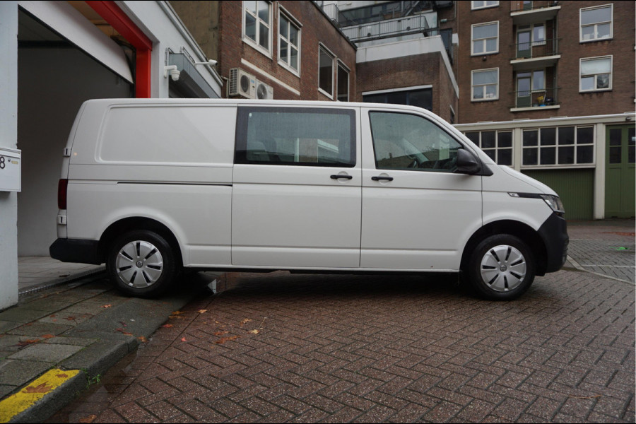 Volkswagen Transporter 2.0 TDI L2H1 30 DC | Aut7 | Eur6 | NAVI | Apple Carplay | Trekhaak | Airco | Cruise | Dubbele cabine