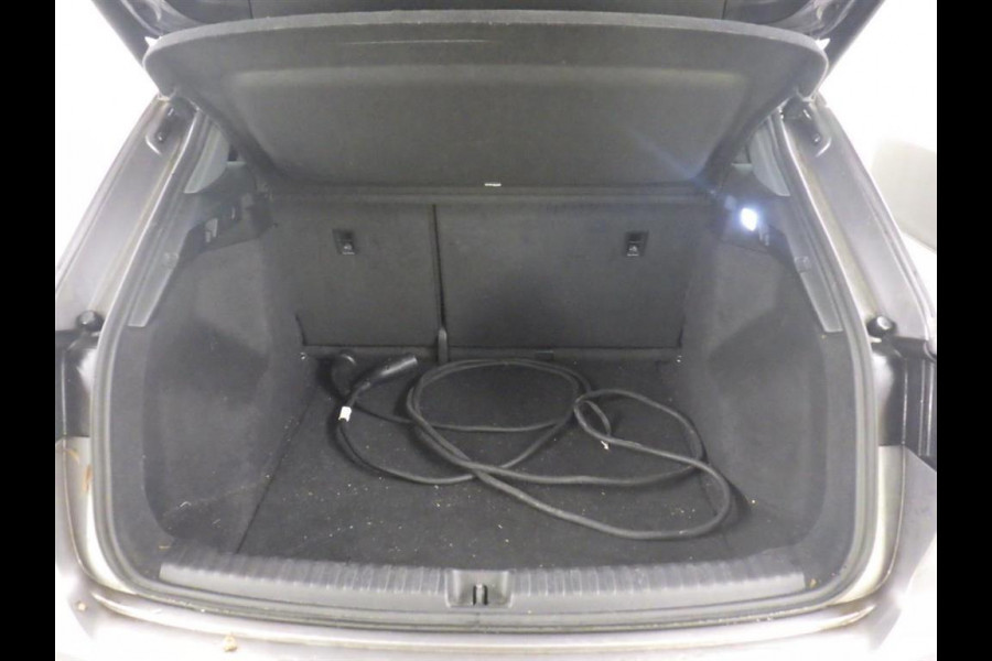 Audi Q4 e-tron Aut. 40 LaunchEd. Advanced 77kWh | LED | 94% SoH | Navi