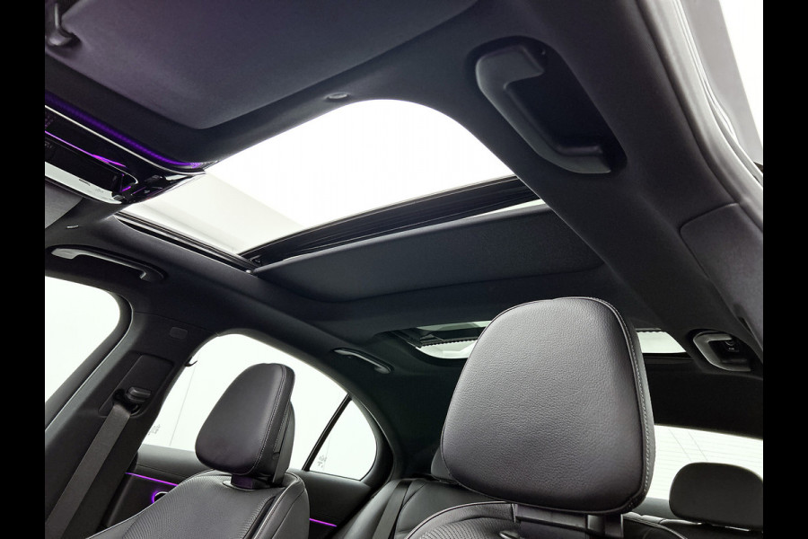 Mercedes-Benz E-Klasse 300 e Sport Edition |  Premium pakket | Trekhaak | Stoelventilatie voor | Nightpakket | Winter pakket | Burmester® 4D sound system | 20 inch AMG velgen zwart | DISTRONIC | 360°-camera | MBUX Superscreen |