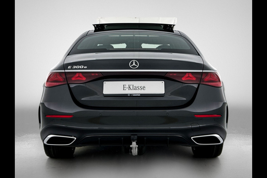 Mercedes-Benz E-Klasse 300 e Sport Edition |  Premium pakket | Trekhaak | Stoelventilatie voor | Nightpakket | Winter pakket | Burmester® 4D sound system | 20 inch AMG velgen zwart | DISTRONIC | 360°-camera | MBUX Superscreen |