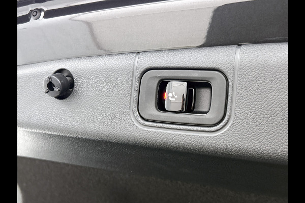 Mercedes-Benz E-Klasse 300 e Sport Edition |  Premium pakket | Trekhaak | Stoelventilatie voor | Nightpakket | Winter pakket | Burmester® 4D sound system | 20 inch AMG velgen zwart | DISTRONIC | 360°-camera | MBUX Superscreen |