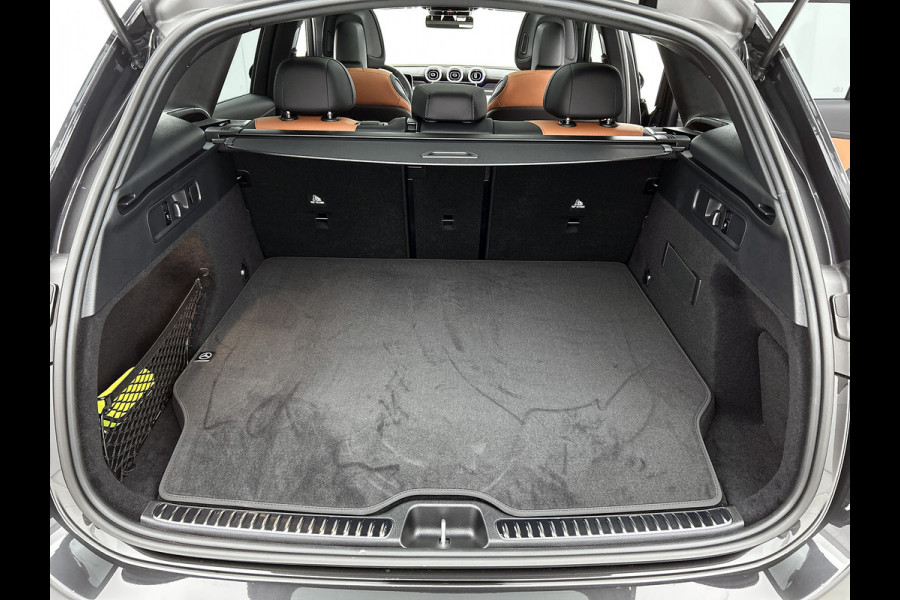 Mercedes-Benz GLC 300e 4MATIC Sport Edition | Trekhaak | Nightpakket | AMG Premium | 360°-camera | Memorypakket | Winterpakket | URBAN GUARD voertuigbescherming plus | KEYLESS GO-comfortpakket | Dodehoekassistent |