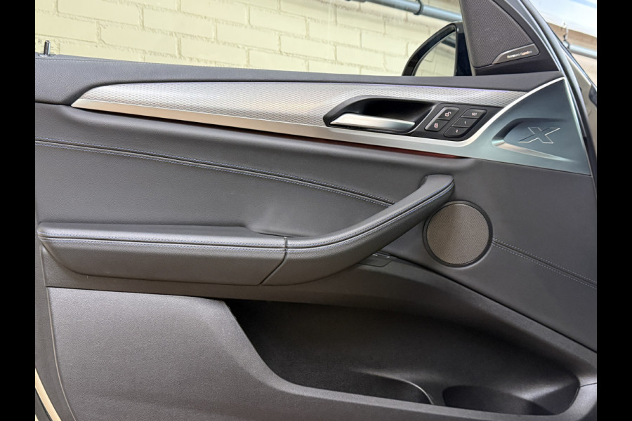 BMW X3 M40i xDrive High Executive M Sport Groot Navi | H&K | Pano | 21" | LED | HUD | Camera |