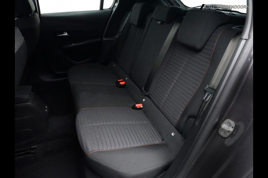 Peugeot 208 1.2 PureTech Active Pack sportive (APPLE CARPLAY,LED VERLICHTING,CLIMATE,CRUISE,PARKEERSENSOREN,LM-VELGEN,TOPCONDITIE)
