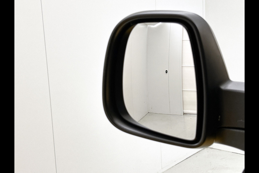 Peugeot Expert 2.0 HDI Euro6 123PK L2 Premium / 2xSchuifdeur / Trekhaak / Airco / Apk - nieuw