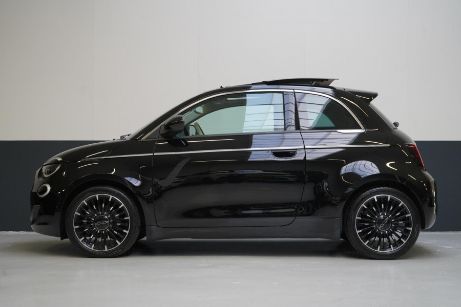 Fiat 500 La Prima 42 kWh | SoH 97% | Schuif/kanteldak | Navigatie | Leder | Apple Carplay