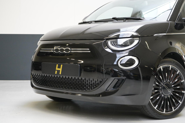Fiat 500 La Prima 42 kWh | SoH 97% | Schuif/kanteldak | Navigatie | Leder | Apple Carplay