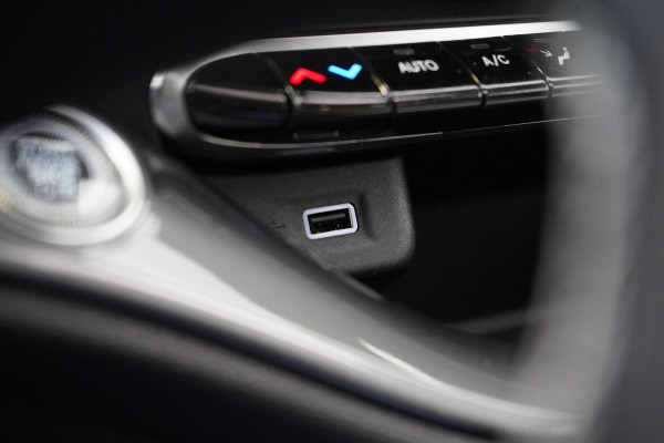 Fiat 500 La Prima 42 kWh | SoH 97% | Schuif/kanteldak | Navigatie | Leder | Apple Carplay