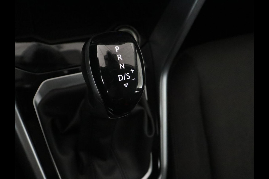 Volkswagen T-Roc 1.5 TSI Life Business | Stoelverwarming | Camera | Virtual Cockpit | Carplay | Full LED | Adaptive cruise | Navigatie | Park Assist | Climate control | DAB | Bluetooth