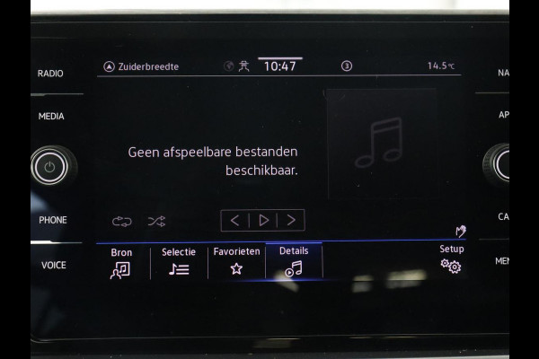 Volkswagen T-Roc 1.5 TSI Life Business | Stoelverwarming | Camera | Virtual Cockpit | Carplay | Full LED | Adaptive cruise | Navigatie | Park Assist | Climate control | DAB | Bluetooth