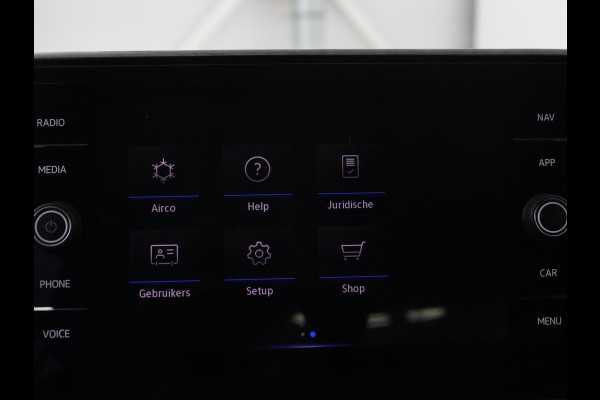 Volkswagen T-Roc 1.5 TSI Life Business | Stoelverwarming | Camera | Virtual Cockpit | Carplay | Full LED | Adaptive cruise | Navigatie | Park Assist | Climate control | DAB | Bluetooth