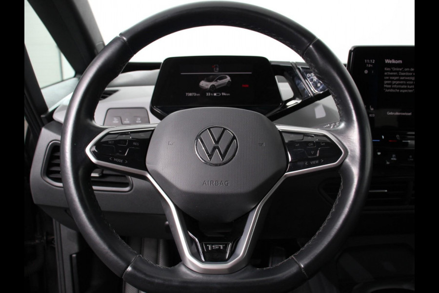 Volkswagen ID.3 First Plus 58 kWh | Navigatie | Apple Carplay/Android Auto | Camera | Parkeersensoren | Adaptive Cruise Control | Full LED Matrix | Stoel- en stuurverwarming | Lichtmetalen velgen | Climate Control