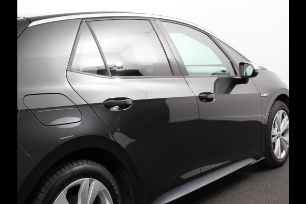 Volkswagen ID.3 First Plus 58 kWh | Navigatie | Apple Carplay/Android Auto | Camera | Parkeersensoren | Adaptive Cruise Control | Full LED Matrix | Stoel- en stuurverwarming | Lichtmetalen velgen | Climate Control