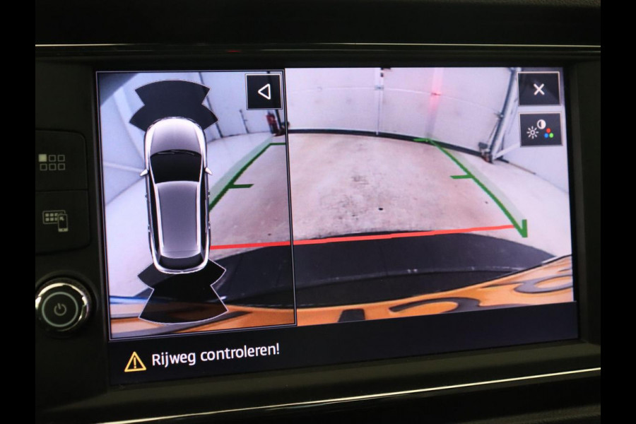 Seat Leon 1.5 TSI FR Ultimate Edition | Stoelverwarming | Carplay | Beats Pack | Adaptive cruise | Sfeerverlichting | Navigatie | Keyless | Virtual Cockpit | Climate control | Sportstoelen