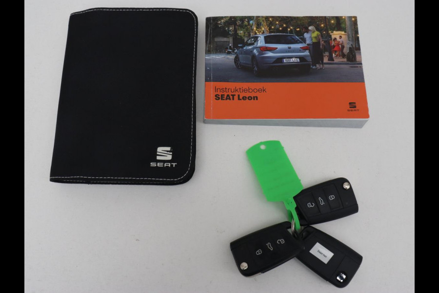 Seat Leon 1.5 TSI FR Ultimate Edition | Stoelverwarming | Carplay | Beats Pack | Adaptive cruise | Sfeerverlichting | Navigatie | Keyless | Virtual Cockpit | Climate control | Sportstoelen