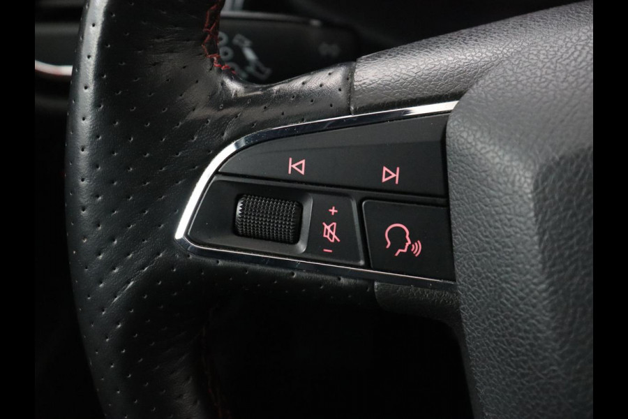 Seat Leon 1.5 TSI FR Ultimate Edition | Stoelverwarming | Carplay | Beats Pack | Adaptive cruise | Sfeerverlichting | Navigatie | Keyless | Virtual Cockpit | Climate control | Sportstoelen
