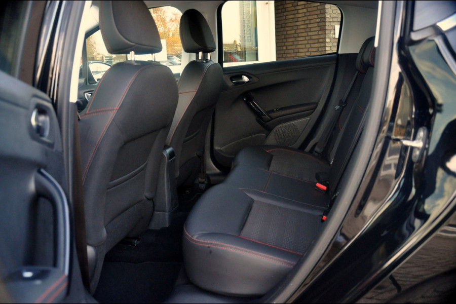 Peugeot 208 1.2 PureTech 110 PK GT-Line | Navigatie | 17 inch |  Nieuwe d-riem