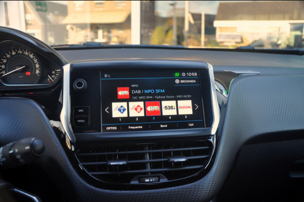 Peugeot 208 1.2 PureTech 110 PK GT-Line | Navigatie | 17 inch |  Nieuwe d-riem