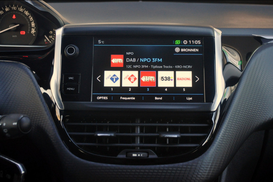 Peugeot 208 1.2 PureTech 110 PK GT-Line | Navigatie | 17 inch |  Nieuwe d-riem