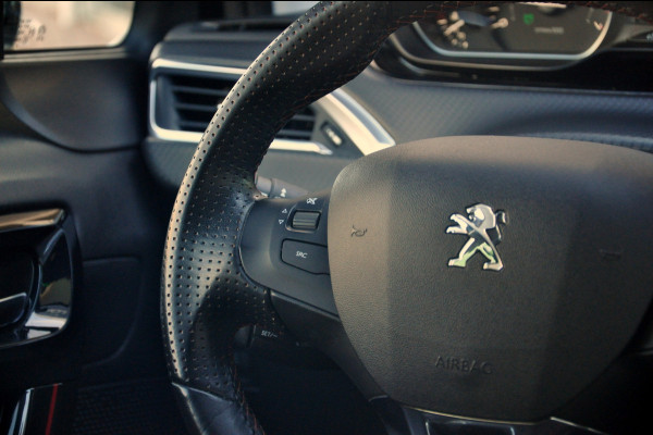 Peugeot 208 1.2 PureTech 110 PK GT-Line | Navigatie | 17 inch |  Nieuwe d-riem