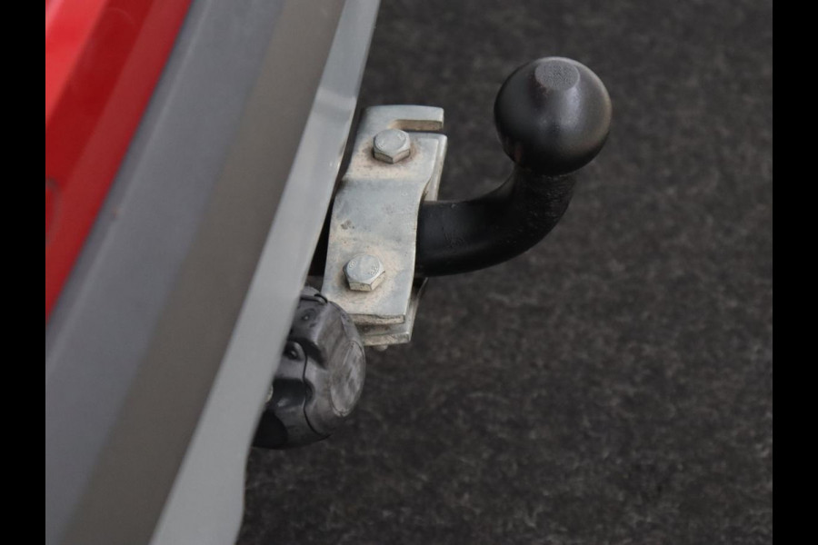 Seat Arona 1.0 TSI FR Launch | 1e eigenaar | Stoelverwarming | Adaptive cruise | Full LED | Beats Audio | Trekhaak | DAB | Carplay | Camera | Navigatie | Park Assist | Climate control