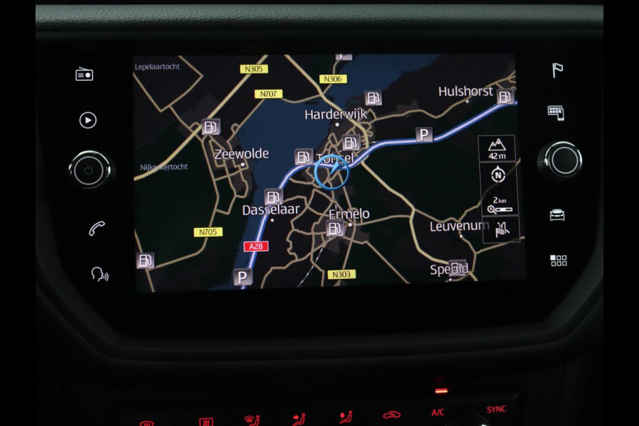 Seat Arona 1.0 TSI FR Launch | 1e eigenaar | Stoelverwarming | Adaptive cruise | Full LED | Beats Audio | Trekhaak | DAB | Carplay | Camera | Navigatie | Park Assist | Climate control