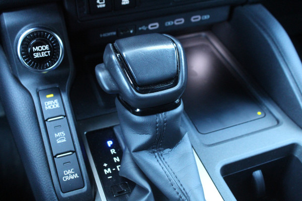 Toyota Land Cruiser 2.8 D-4D 206pk Blind Van Navigator AUTOMAAT DIRECT BESCHIKBAAR Clima Cruise Navi 360 Camera Leder LMV Trekhaak 3500kg