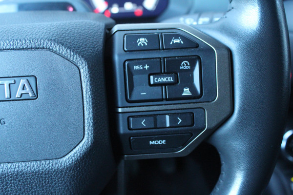 Toyota Land Cruiser 2.8 D-4D 206pk Blind Van Navigator AUTOMAAT DIRECT BESCHIKBAAR Clima Cruise Navi 360 Camera Leder LMV Trekhaak 3500kg