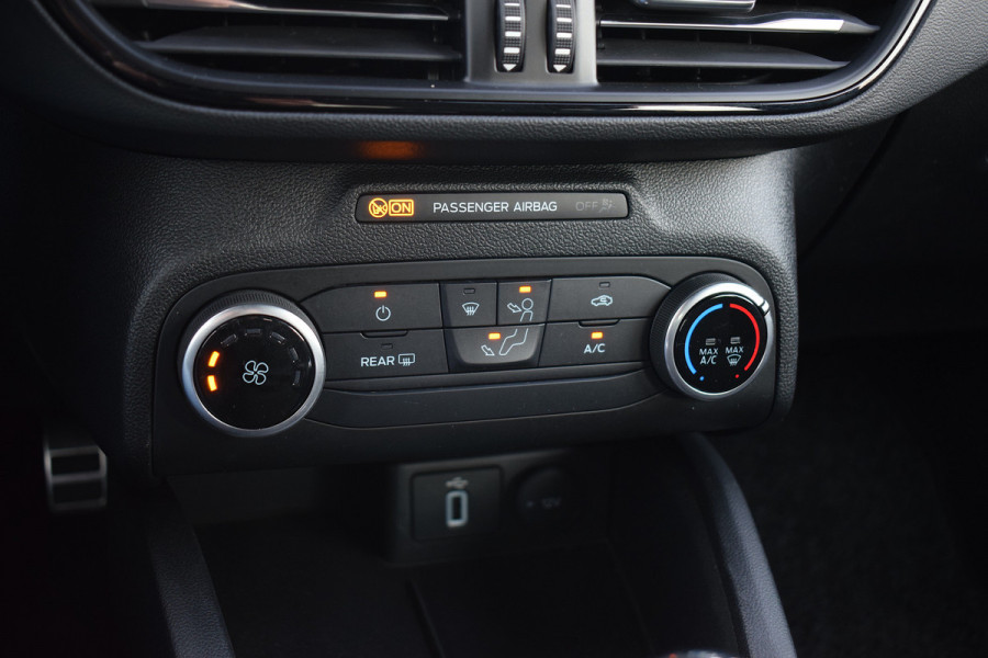 Ford FOCUS Wagon 1.5 EcoBoost ST Line Business | Apple CarPlay | Airco | Sportstoelen | Cruise