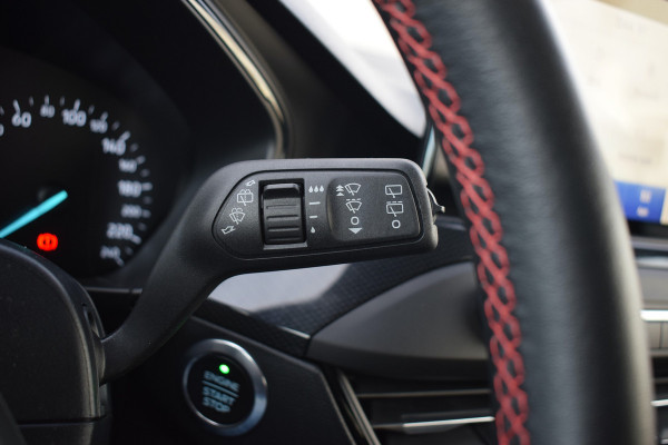 Ford FOCUS Wagon 1.5 EcoBoost ST Line Business | Apple CarPlay | Airco | Sportstoelen | Cruise