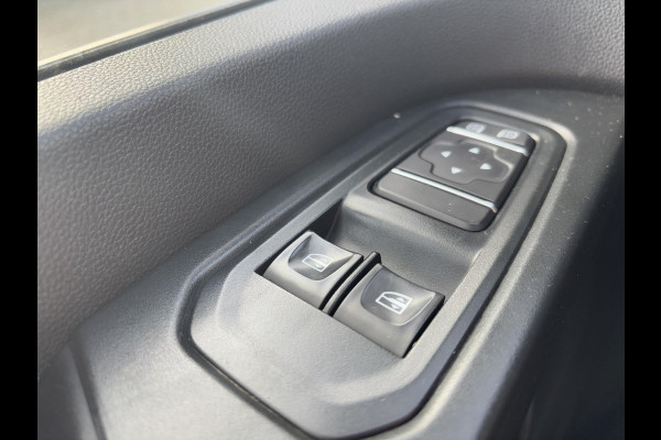 Renault Trafic 2.0 dCi 110 T30 L2H1*A/C*CRUISE*NAVI*HAAK*3PERS*