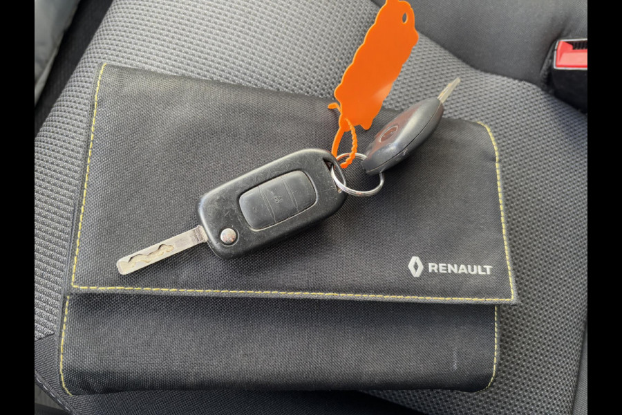 Renault Trafic 2.0 dCi 110 T30 L2H1*A/C*CRUISE*NAVI*HAAK*3PERS*