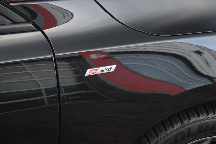 Ford FOCUS Wagon 1.5 EcoBoost ST Line Business | Apple CarPlay | Airco | Sportstoelen | Cruise