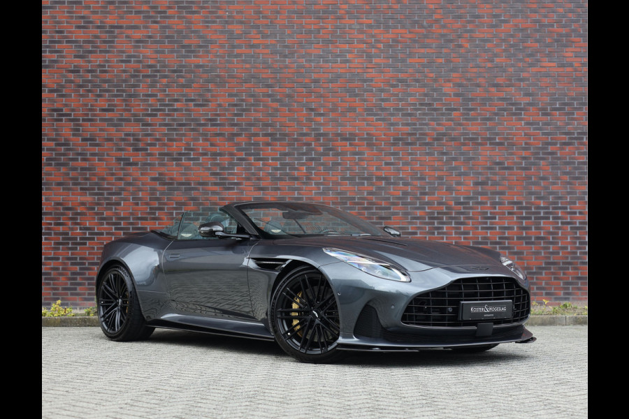 Aston Martin DB12 Volante 4.0 V8 | Xenon Grey - Carbon Pack