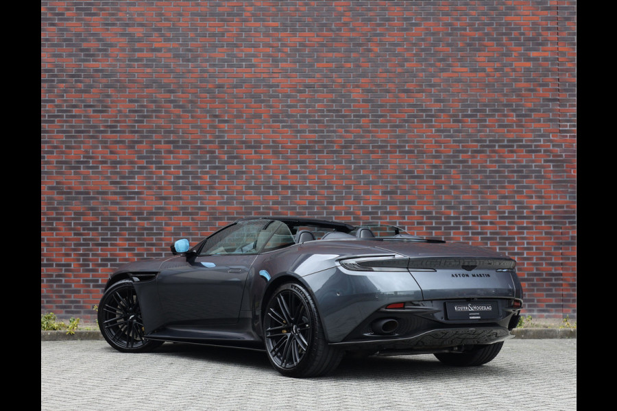 Aston Martin DB12 Volante 4.0 V8 | Xenon Grey - Carbon Pack