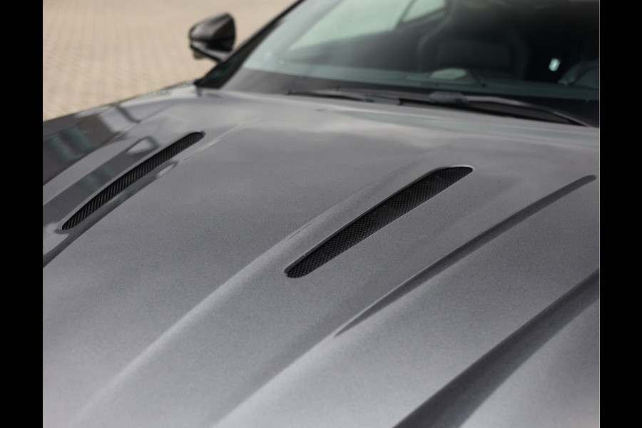 Aston Martin DB12 Volante 4.0 V8 | Xenon Grey - Carbon Pack