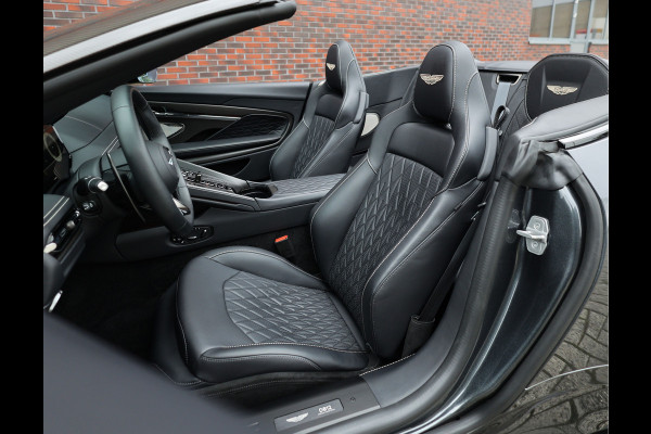 Aston Martin DB12 Volante 4.0 V8 | Xenon Grey - Carbon Pack