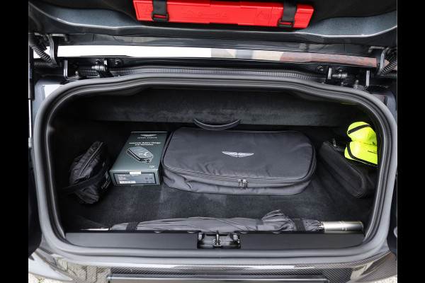 Aston Martin DB12 Volante 4.0 V8 | Xenon Grey - Carbon Pack