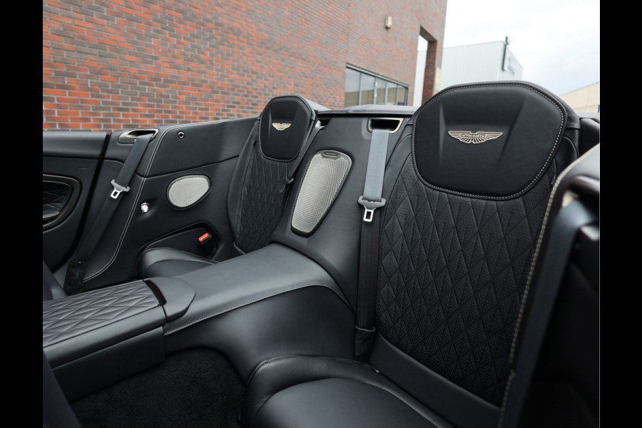 Aston Martin DB12 Volante 4.0 V8 | Xenon Grey - Carbon Pack