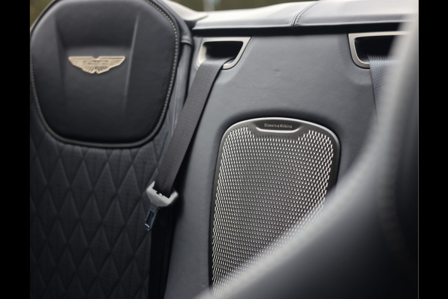 Aston Martin DB12 Volante 4.0 V8 | Xenon Grey - Carbon Pack