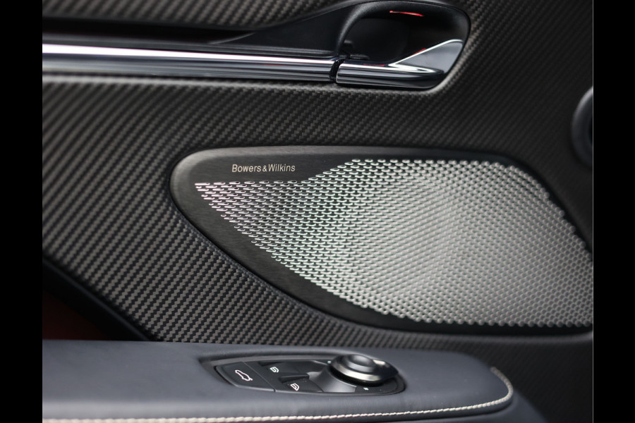 Aston Martin DB12 Volante 4.0 V8 | Xenon Grey - Carbon Pack