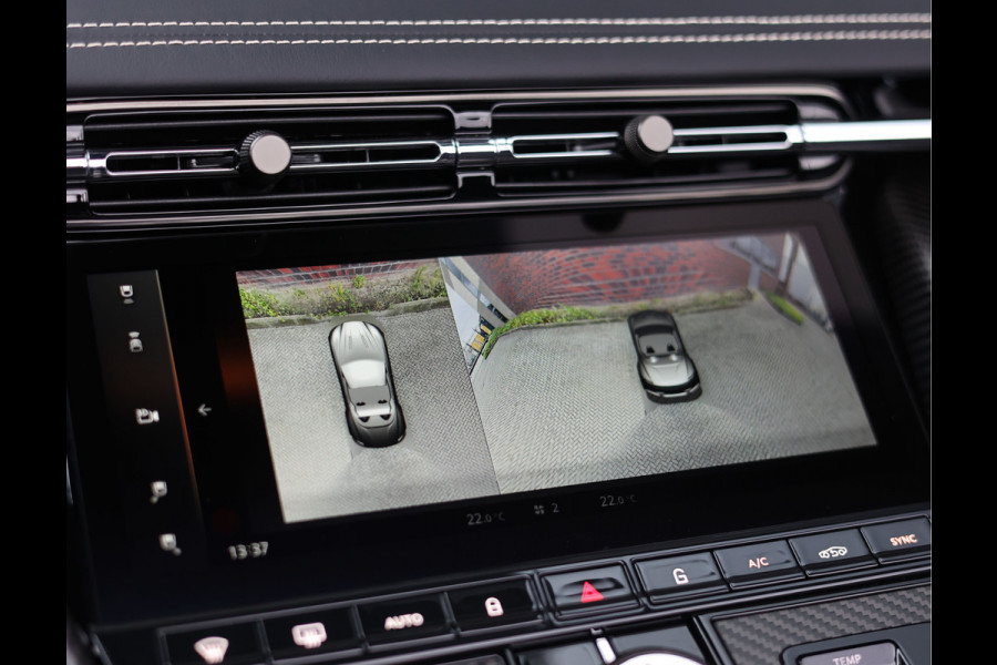 Aston Martin DB12 Volante 4.0 V8 | Xenon Grey - Carbon Pack